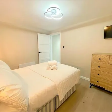 Stylish, And Cosy 1bd Nr Canongate אדינבורו