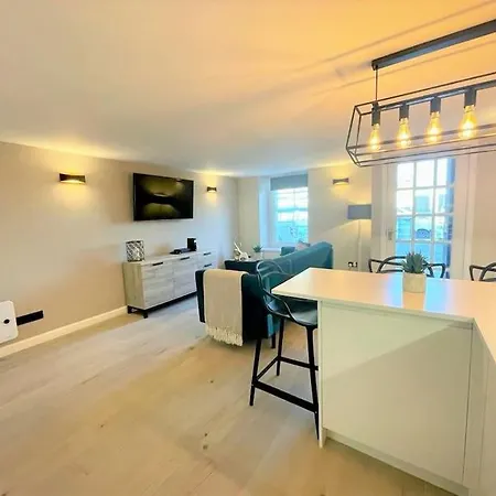 דירה Stylish, And Cosy 1bd Nr Canongate אדינבורו