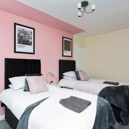 Boutique 3 Bed House - Parking - Garden * Edinburg
