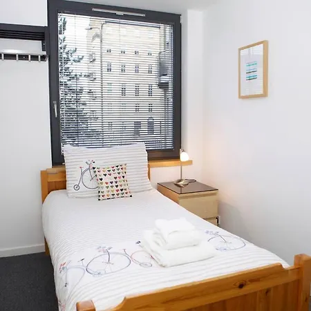 شقة Joivy Inviting Flat With Parking In Canonmills إدنبرة