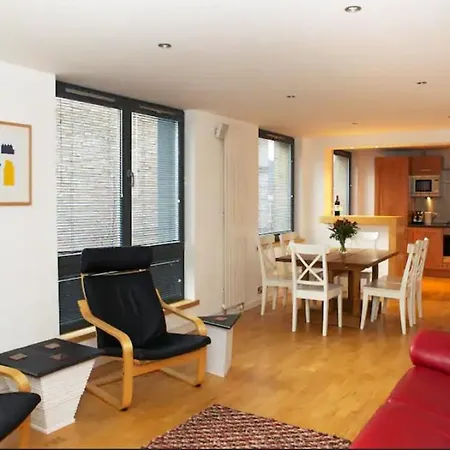 شقة Joivy Inviting Flat With Parking In Canonmills