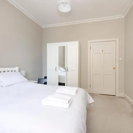 Lägenhet Elegant 2-bedroom In Centre *