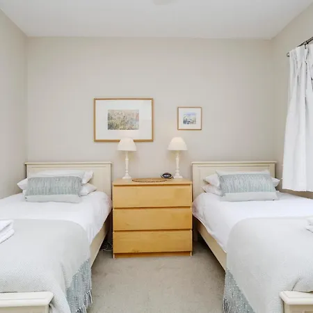 2-bedroom Old Town アパート