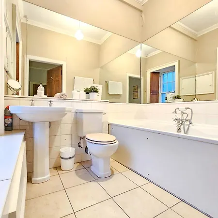 Unique New Town Near Princes Street Διαμέρισμα *