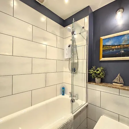 Unique New Town Near Princes Street Διαμέρισμα *