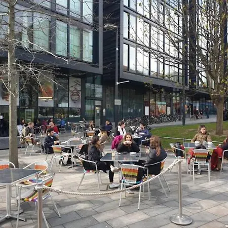 The Simpson - Luxury 2 Bed - Private Parking * Edinburgh