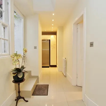 Elegant 3-bedroom Ramsay Garden In Centre Апартаменты Эдинбург