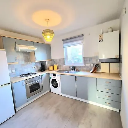 Apartment Harrismith Place By Sensational Short Lets & Serviced With Free Parking & Wi-fi