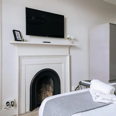 Chic 1bd Flat - Wviews Of Castle! Апартаменты *