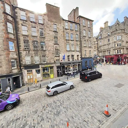 Charming Old Town Edimburgo