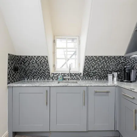 Apartmán Historic Ramsay Garden Apt With Balcony Views - Pass The Keys Edinburgh