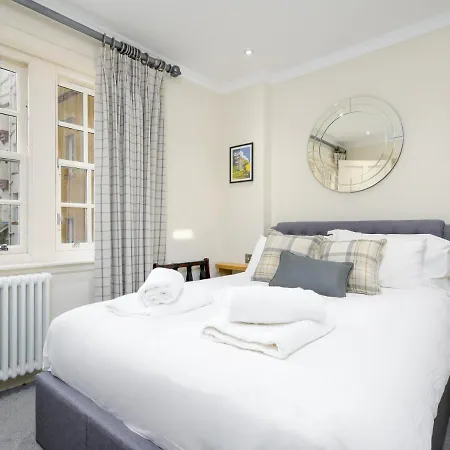 Historic Ramsay Garden Apt With Balcony Views - Pass The Keys