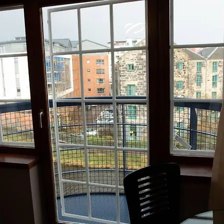 My Waterfront Apartment, Views Over Water Of Leith