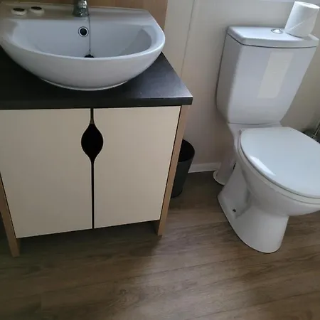 Сasa de vacaciones Cozy Caravan Near