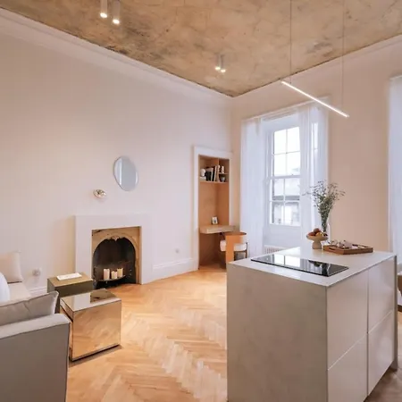 Contemporary 1bd Flat Wview Of Castle! Apartment *