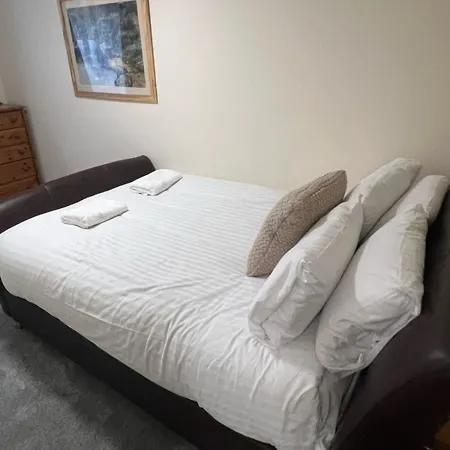 Brilliantly Located 2bd Flat Heart Of Edinburgh! *