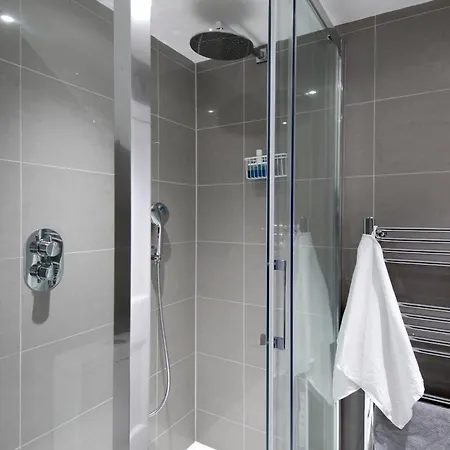 Sheens House 3* Edinburgh