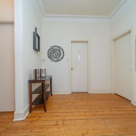 Large Corner *