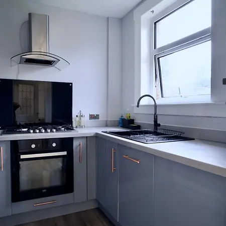 Modern 2 Bedroom In Free Parking Feriehus *