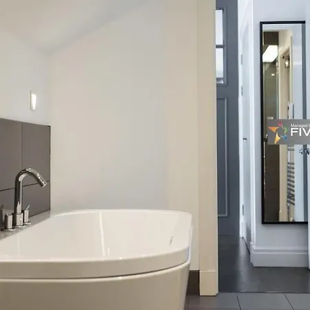 Cool Urban With Stunning Castle Views Edimburgo