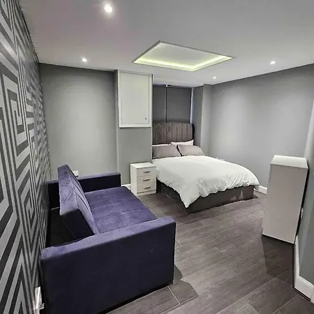 Murrayfield Stadium Basement - 3 Bed 3 Bath