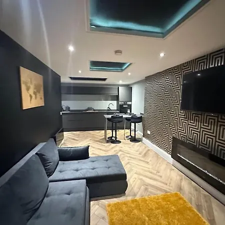 Murrayfield Stadium Basement ,murieston -3 Bed 3 Bath Apartment *