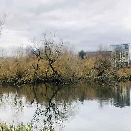 15 Mins To Princes Street Spacious Lakeside With Free Parking Edimburgo