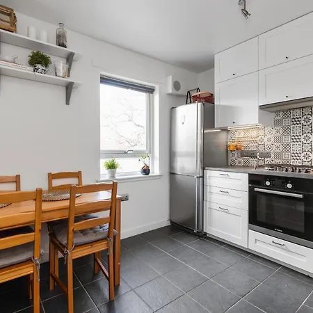 Spacious Apartment, Free Parking And Netflix! Εδιμβούργο