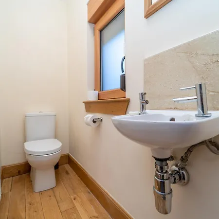Spacious 3 Bed Townhouse With Parking * Edimburgo