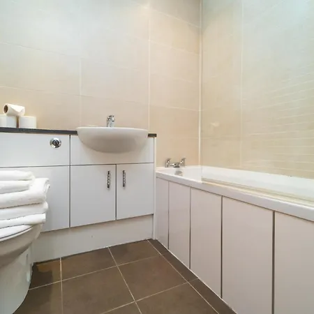 Apartamento Spacious 3 Bed Townhouse With Parking