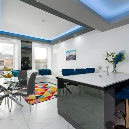 Spacious Modern Centre Castle Views Edinburgh