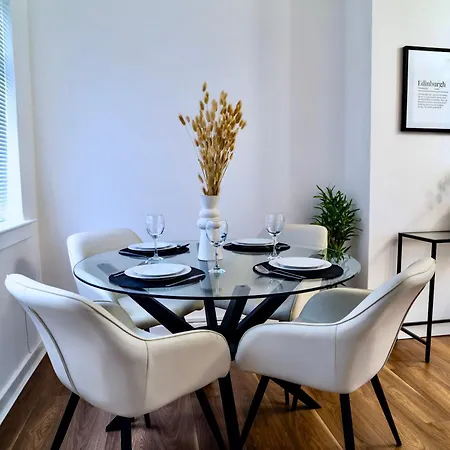 Feriehus Modern 2 Bedroom In Free Parking *
