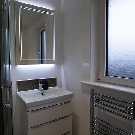 Feriehus Modern 2 Bedroom In Free Parking Edinburgh