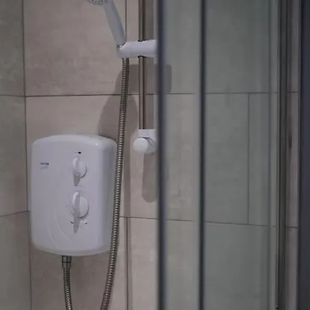 Murrayfield Stadium Basement ,murieston -3 Bed 3 Bath