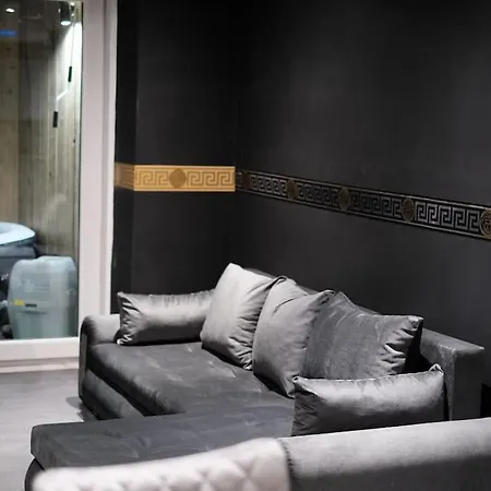 Murrayfield Stadium Basement - 3 Bed 3 Bath *