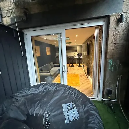 Murrayfield Stadium Basement - 3 Bed 3 Bath