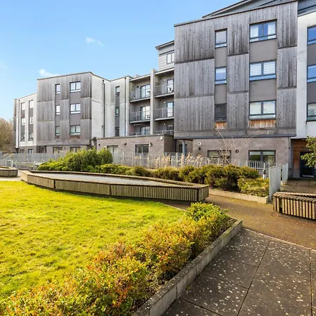 Διαμέρισμα Spacious Apartment, Free Parking And Netflix!