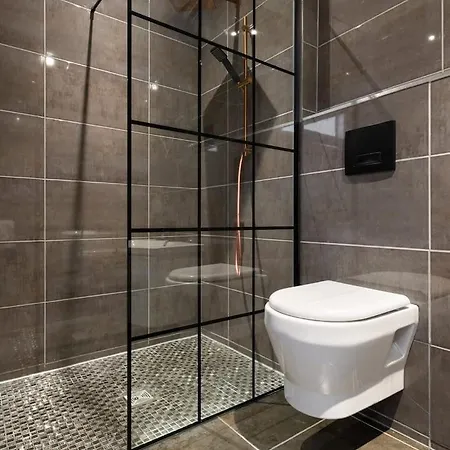 Apartment Spacious Modern Centre Castle Views Edinburgh