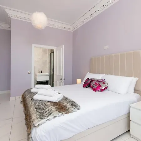 Daire Spacious Modern Centre Castle Views