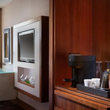 Hotel Sheraton Grand & 5*