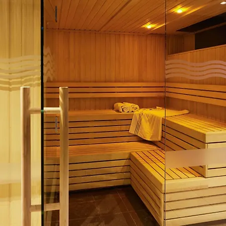 Novotel Centre Hotel 4*