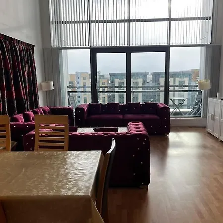 Spacious Penthouse Apartmán