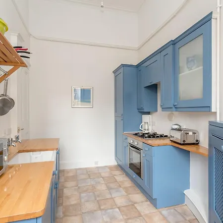 Melville Street Apartment