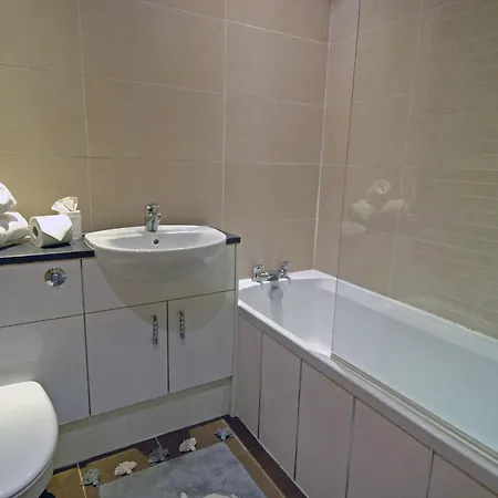 Apartamento Spacious 3 Bed Townhouse With Parking *