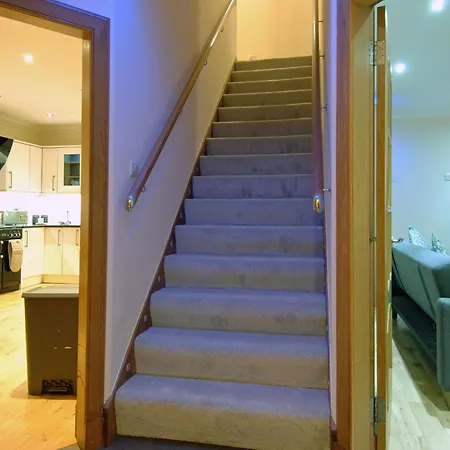 Apartamento Spacious 3 Bed Townhouse With Parking
