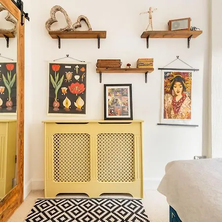 公寓 The Holyrood Park Hideaway Is A Lush & Arty 2 Double Bed