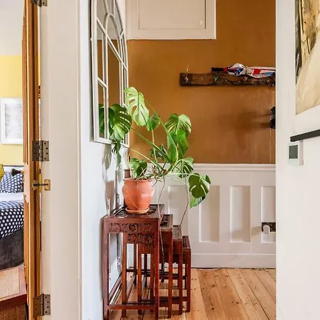 The Holyrood Park Hideaway Is A Lush & Arty 2 Double Bed アパート