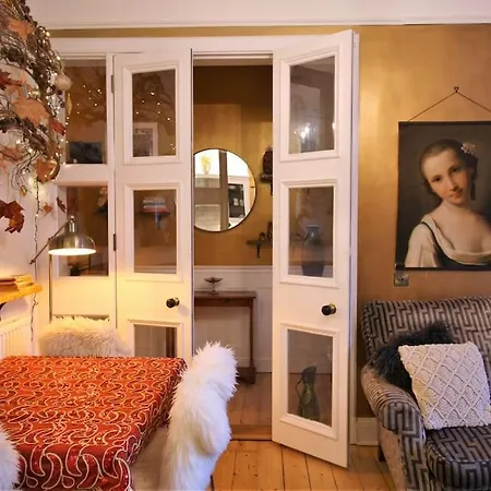 The Holyrood Park Hideaway Is A Lush & Arty 2 Double Bed 公寓