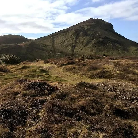 公寓 The Holyrood Park Hideaway Is A Lush & Arty 2 Double Bed