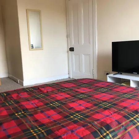 Cosy, Large Double In A Shared Flat Konukevi